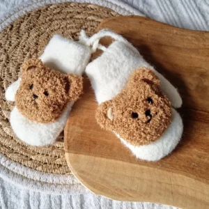 VAIKIŠKOS PIRŠTINĖS SU MEŠKUČIAIS